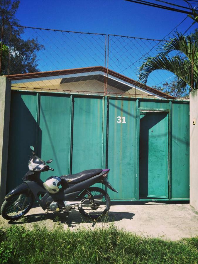 Cat Japanese Only At Uh Huh House Hostel Cebu Buitenkant foto